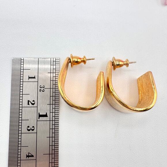 Vintage Monet J Hoop Earrings Gold Tone Signed Luxe Chic Runway Classic Timeless - Picture 16 of 16